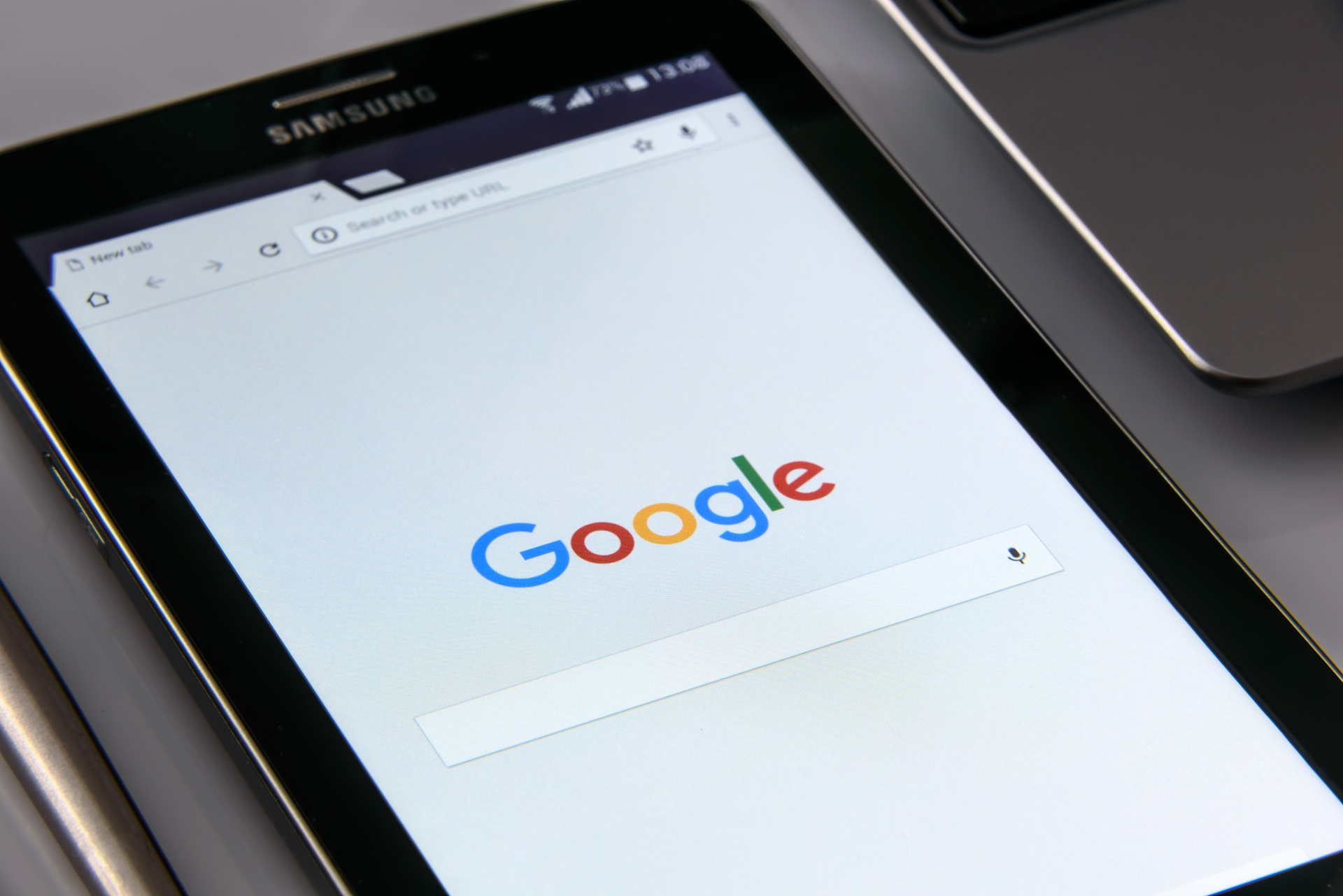 Google announces implementation of penalties for intrusive mobile pop-ups